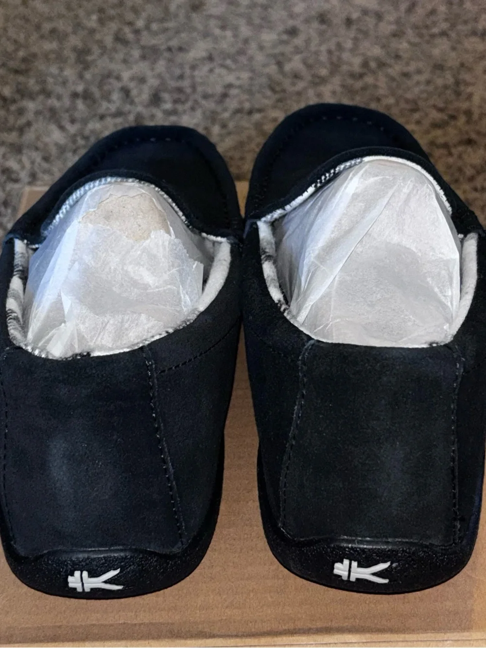 KURU black slip